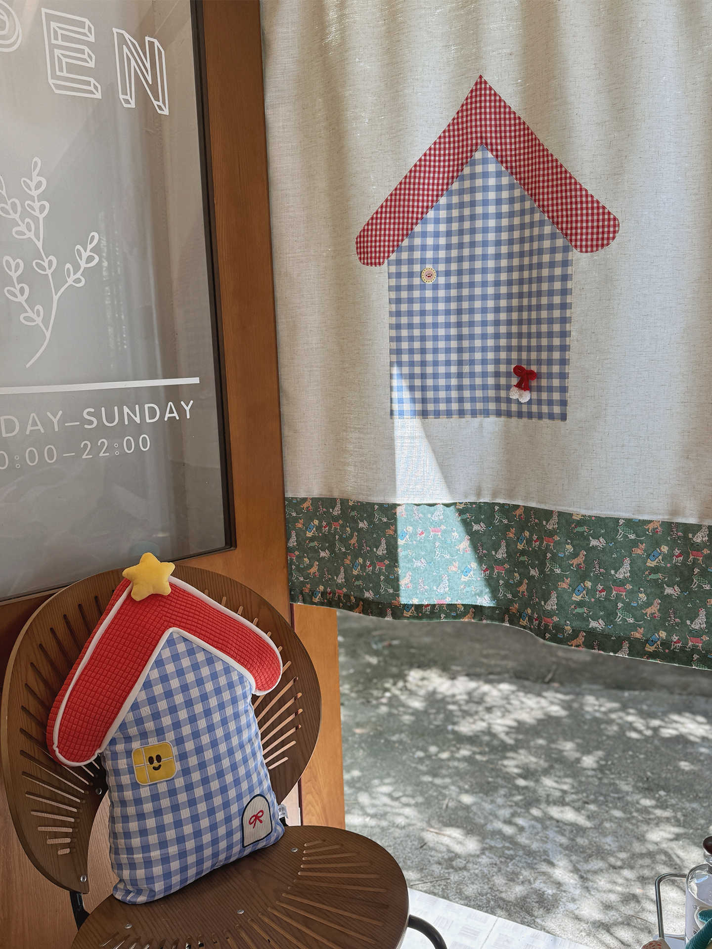 VIKAMA Gingham Small House Nor - огляд і ціна Commercial Kitchen Ceiling