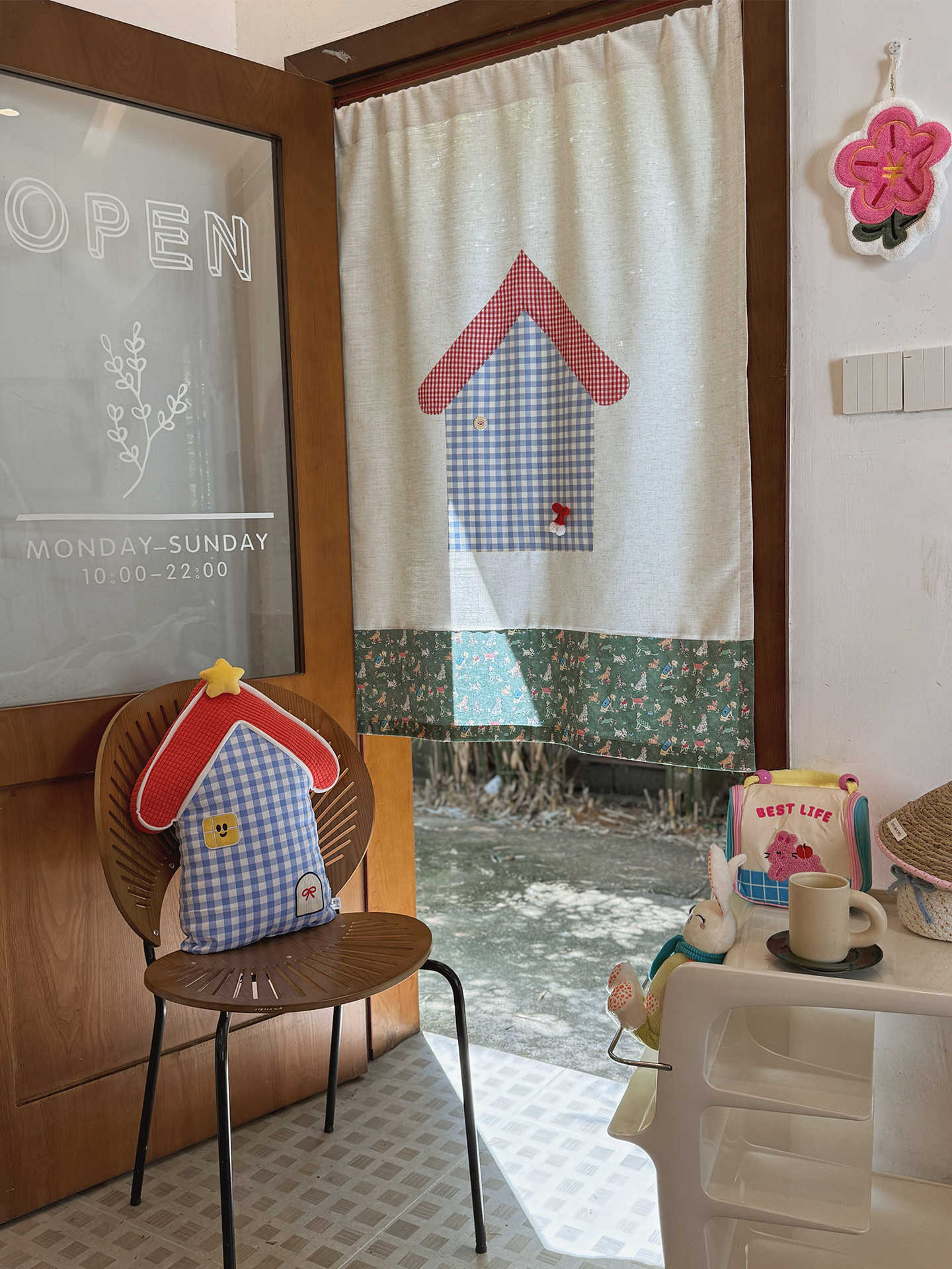 VIKAMA Gingham Small House Nor - огляд і ціна Commercial Kitchen Ceiling